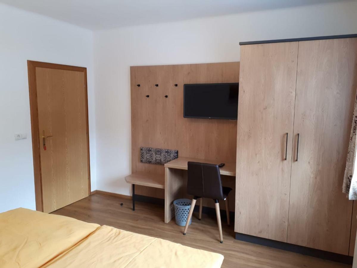 Ferienhaus Reinfrank Санкт Михаел им Лунгау Екстериор снимка